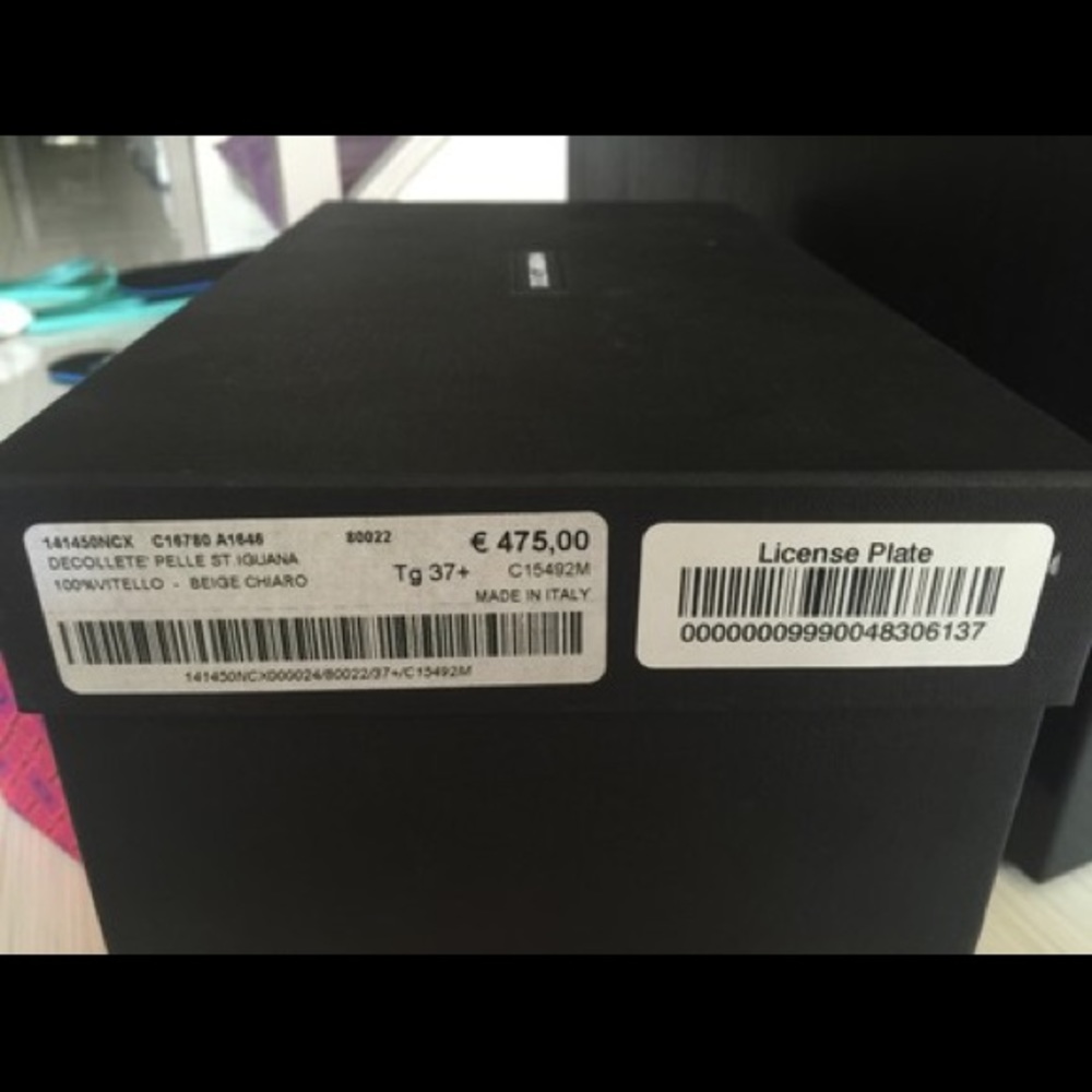 D&G shoe